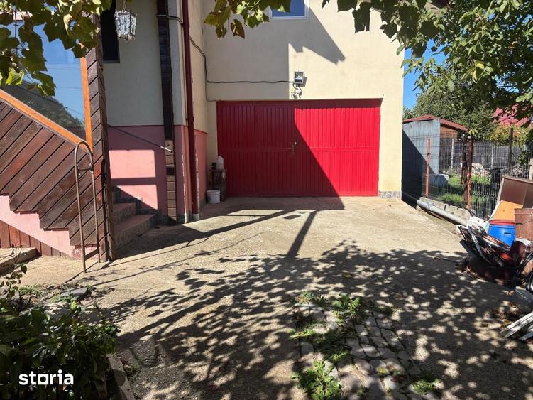 Casă cu 6 camere cu Teren 600 Mp în Tomești