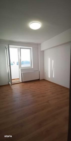 Apartament cu 3 camere decomandat în P-ța Unirii