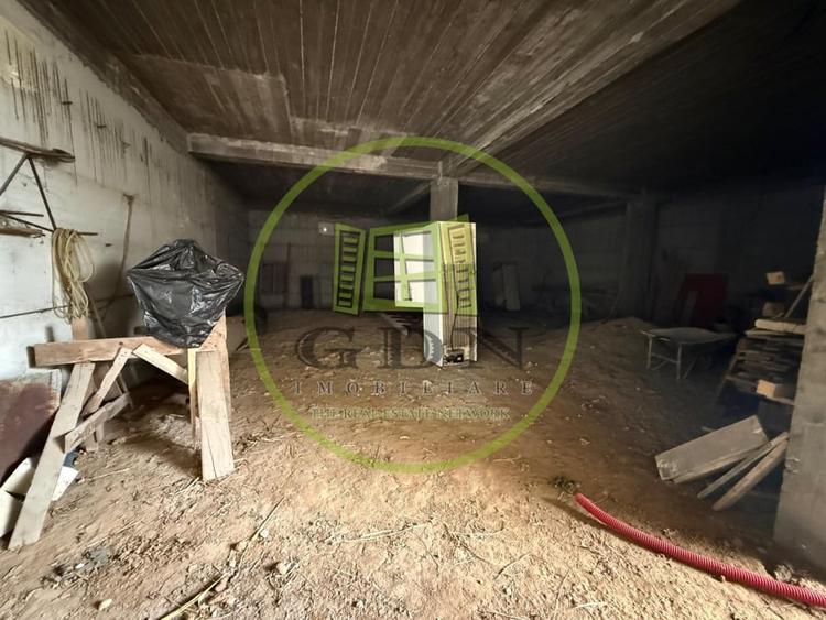 Casă individuală cu 5 camere cu Canalizare în Preajba