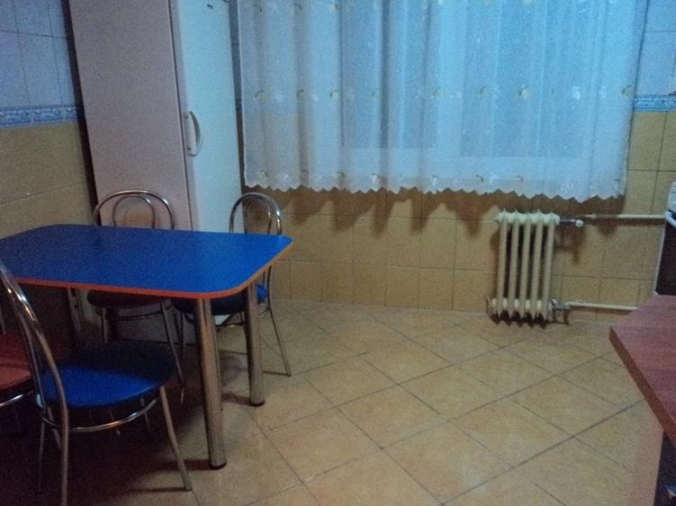 Apartament cu 2 camere semidecomandat, mobilat în Progresul