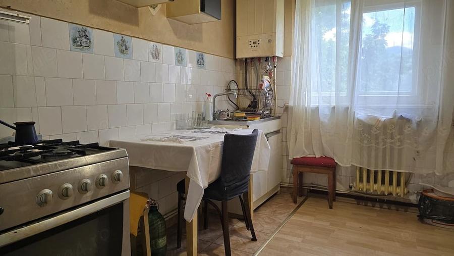 Apartament cu 3 camere decomandat în Progresul
