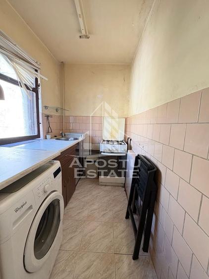 Garsonieră decomandată, mobilată în Fabric