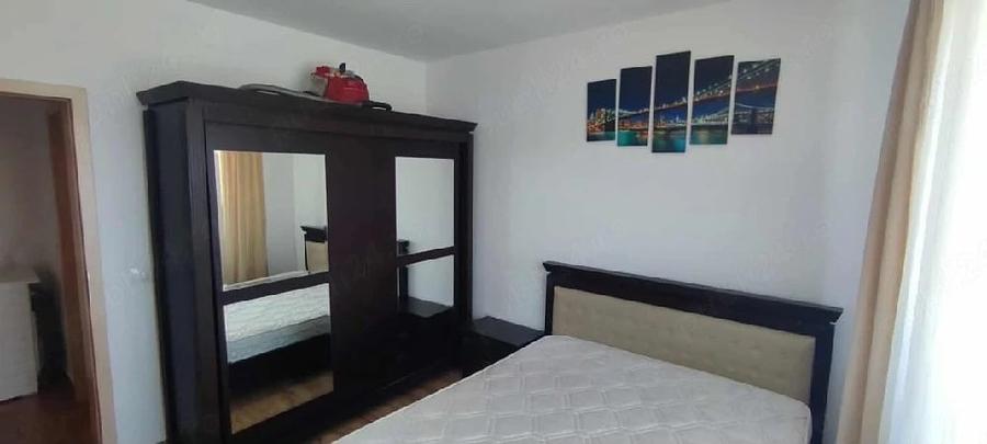 Apartament cu 2 camere decomandat în Tractorul