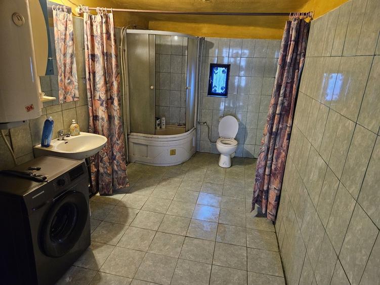 Casă cu 4 camere în Dobârca