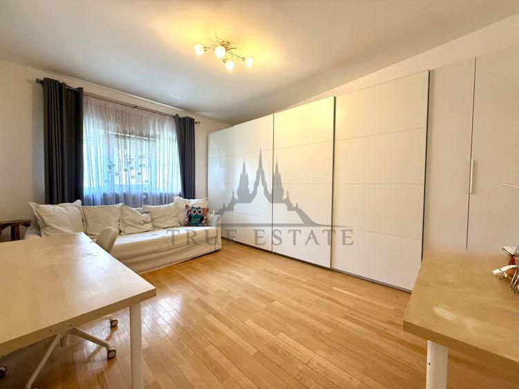 Apartament cu 3 camere semidecomandat în Armeneasca