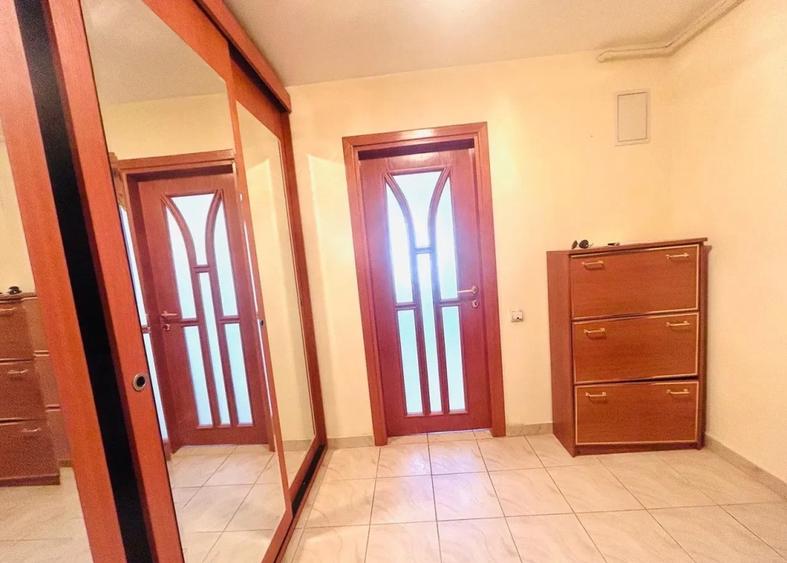 Apartament cu 2 camere semidecomandat, mobilat în Timpuri Noi