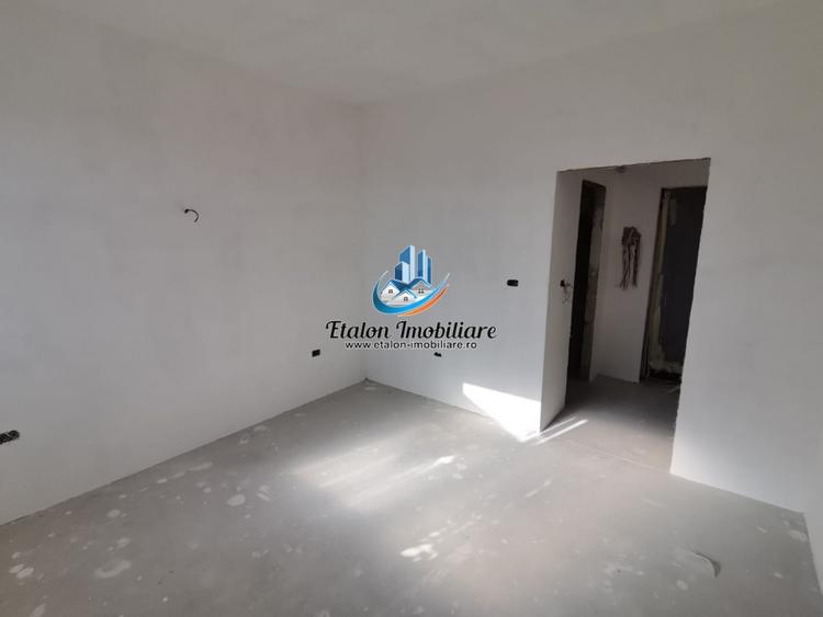 Apartament cu 3 camere semidecomandat în Dărmănești