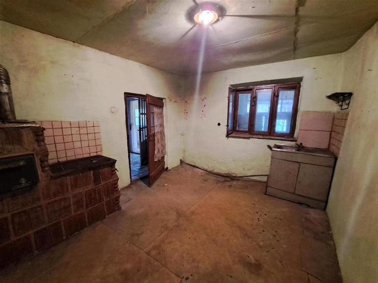 Casă individuală cu 1 camere cu Teren 1967 Mp în Sălard
