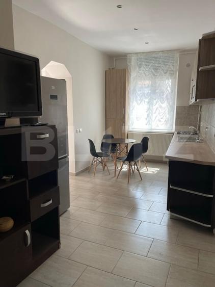 Apartament cu 2 camere semidecomandat, mobilat în Semicentral