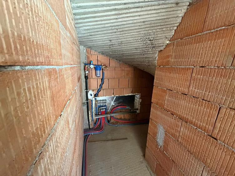 Casă individuală cu 4 camere cu Canalizare în Dezmir