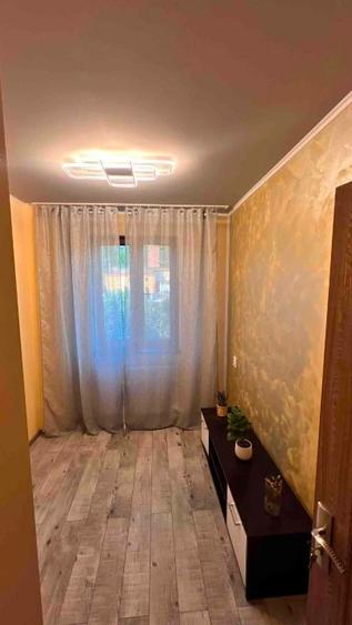Apartament cu 5 camere, mobilat în Central