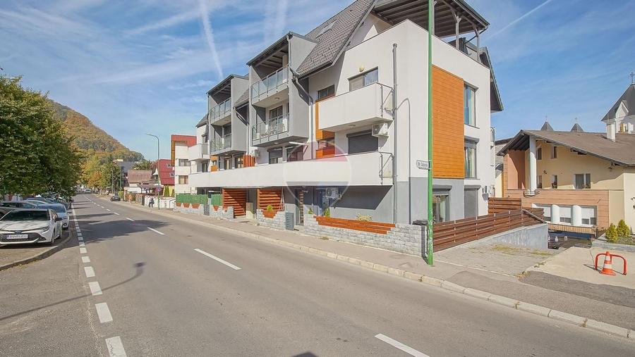 Apartament cu 3 camere decomandat, mobilat în Răcădău