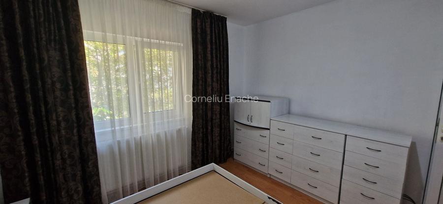 Vanzare apartament 3 camere