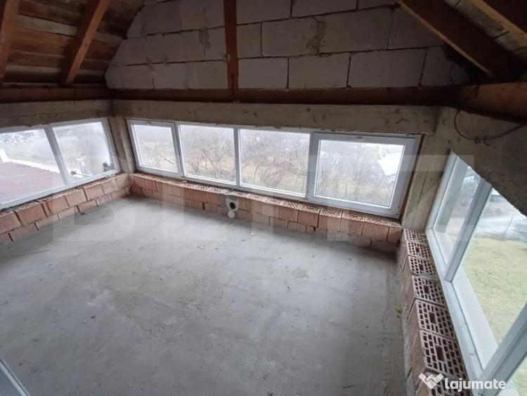 Casă cu 6 camere cu Teren 950 Mp în Central