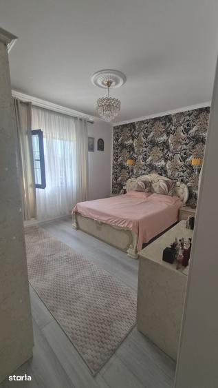 Casă cu 5 camere cu Teren 400 Mp în Central