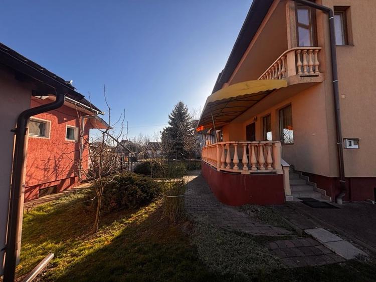 Casă individuală cu 6 camere cu Canalizare în Calea Moldovei
