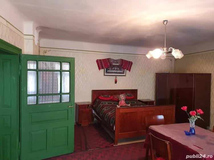 Casă cu 6 camere cu Teren 1129 Mp în Central