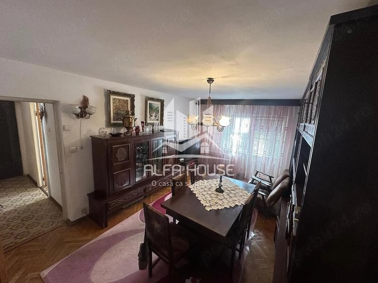 Apartament cu 4 camere decomandat în Govândari