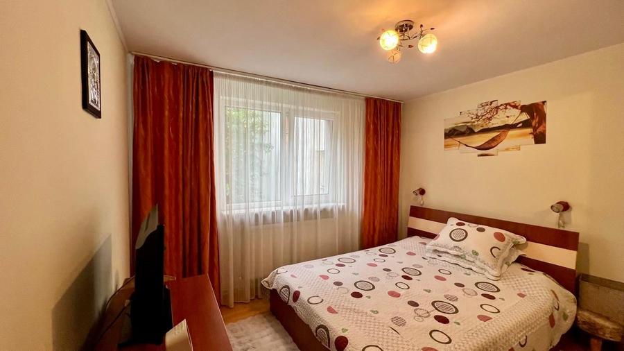 Apartament cu 4 camere decomandat, mobilat în Banat