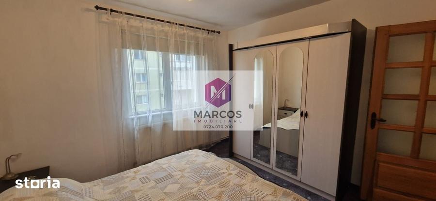 Apartament cu 4 camere decomandat în Central