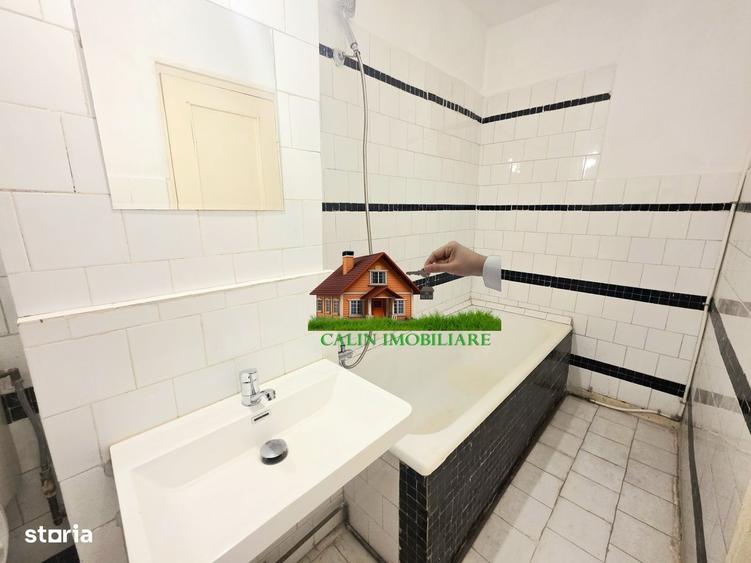 Apartament cu 4 camere decomandat în Galata