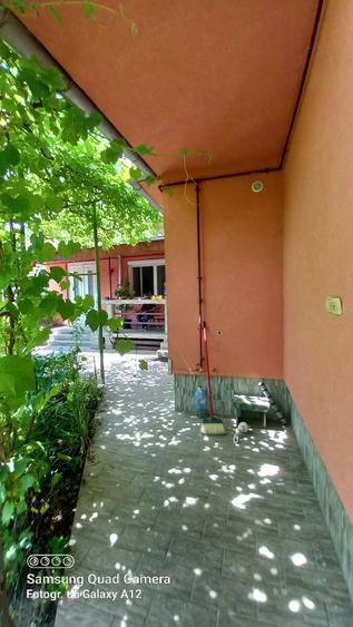 Casă cu 3 camere cu Teren 335 Mp în Central