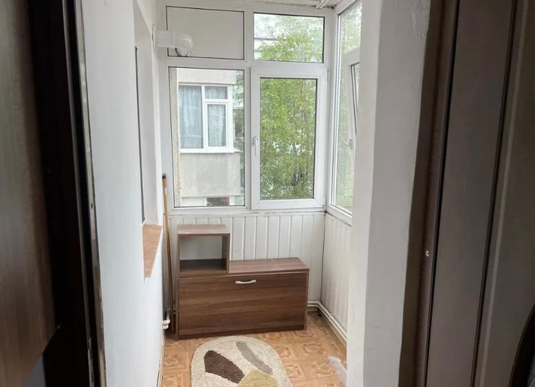 Apartament cu 2 camere decomandat, mobilat în Nicolina