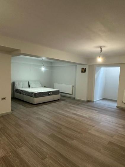 Casă individuală cu 5 camere cu Canalizare în Capitol