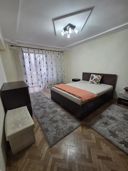 Apartament cu 3 camere decomandat în Spitalul Județean