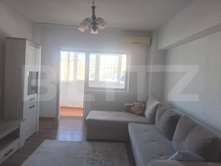 Apartament cu 3 camere decomandat, mobilat în Micro 11