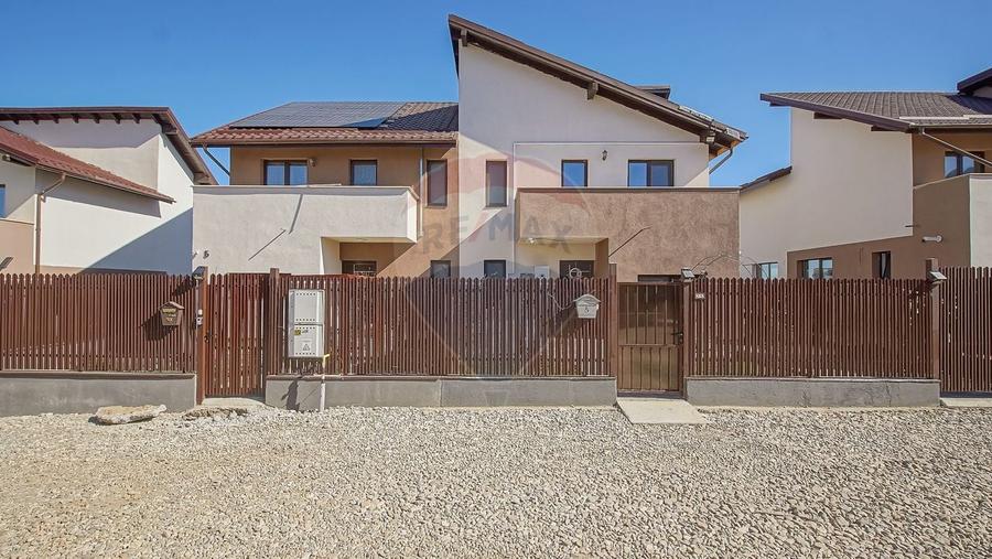 Duplex cu 4 camere cu Teren 250 Mp în Sud-Est