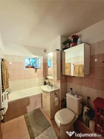 Apartament cu 4 camere decomandat în Steaua