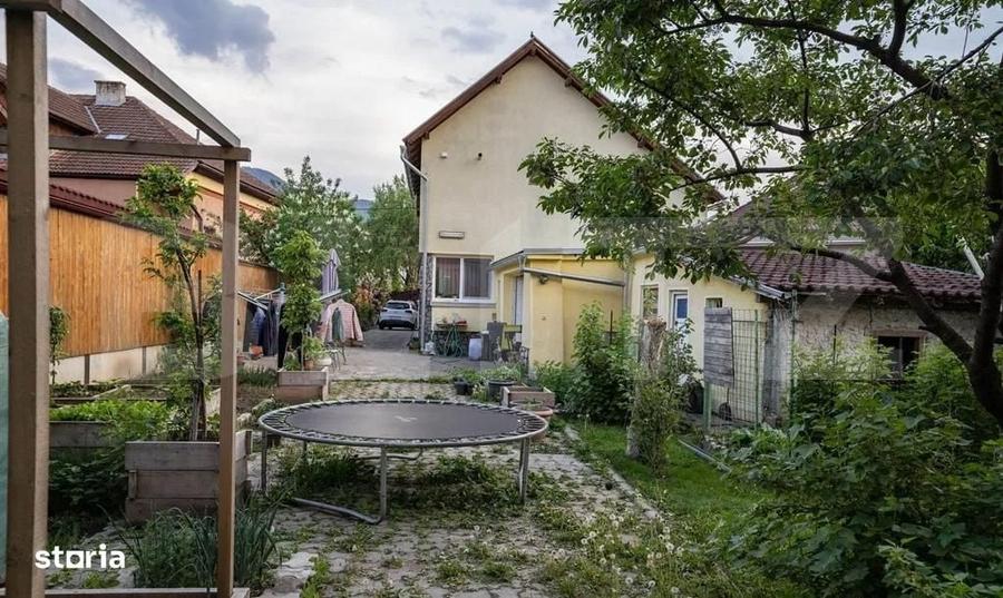Casă cu 4 camere în Cernatu