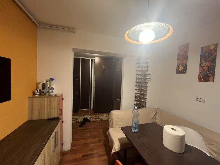 Apartament cu 3 camere decomandat în Gorjului