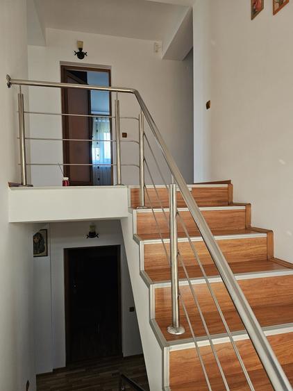 Casă cu 4 camere în Central
