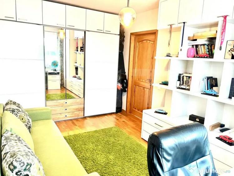 Apartament cu 3 camere semidecomandat în Europa