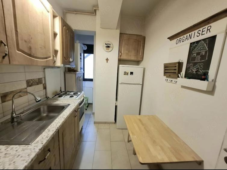 Apartament cu 2 camere decomandat în Săbăreni