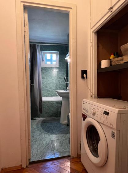 Apartament cu 3 camere semidecomandat în Gheorghe Lazăr