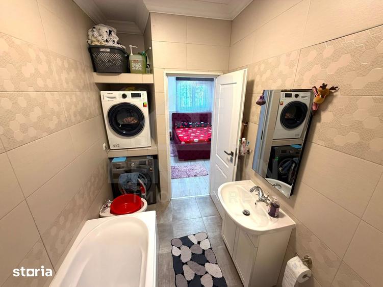 Apartament cu 3 camere în Craiovița Nouă