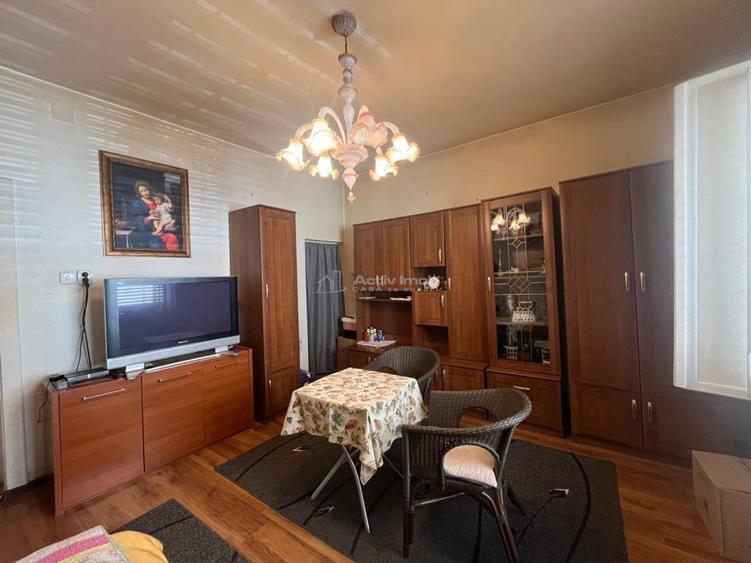 Apartament cu 4 camere nedecomandat în Central