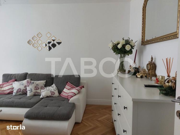 Apartament cu 3 camere decomandat, mobilat în Valea Aurie