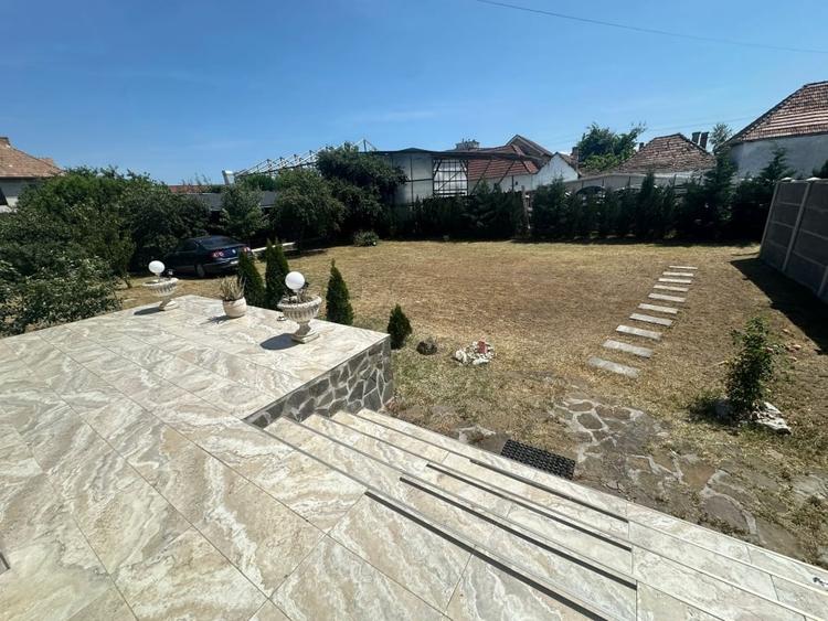 Casă individuală cu 7 camere cu Canalizare în Sebeș