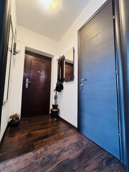 Apartament cu 2 camere semidecomandat, mobilat în Victoriei