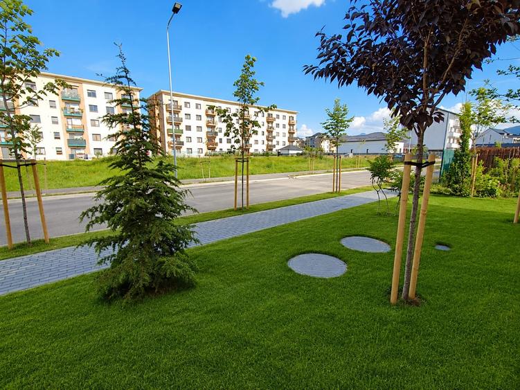 Apartament cu 2 camere semidecomandat în Tractorul