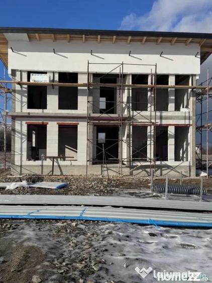 Casă cu 5 camere cu Teren 600 Mp în Marginea
