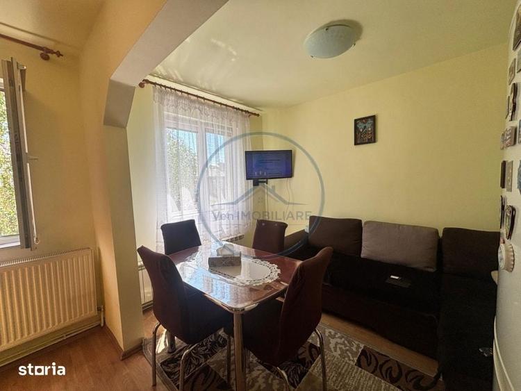 Apartament cu 3 camere semidecomandat în Central