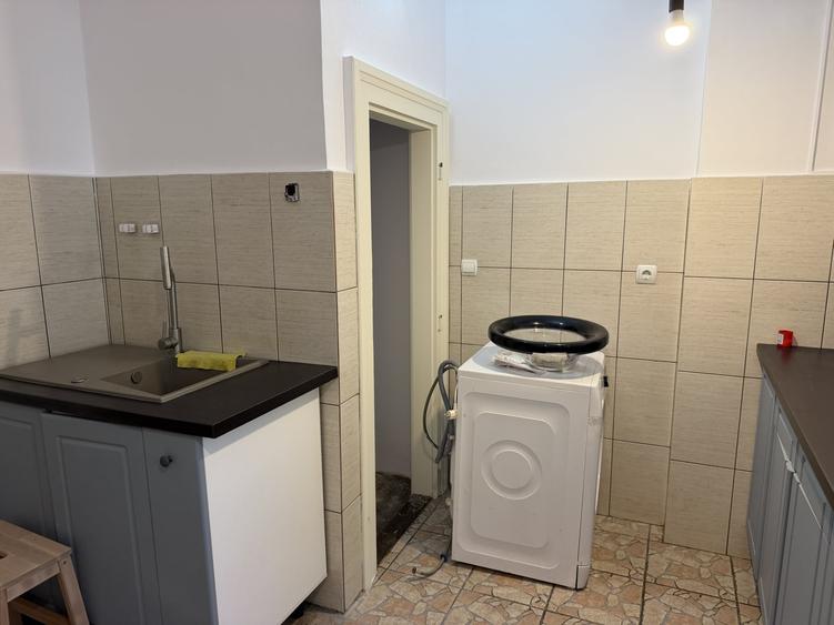 Apartament cu 3 camere decomandat, mobilat în Ultracentral