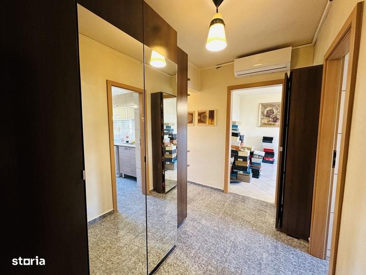Apartament cu 3 camere decomandat în Apusului
