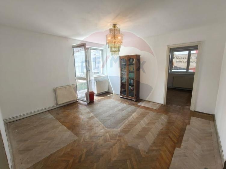 Apartament cu 2 camere semidecomandat în Centrul Civic