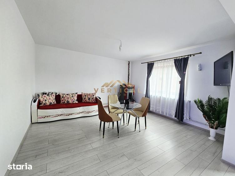 Casă cu 6 camere cu Teren 208 Mp în Vărăști